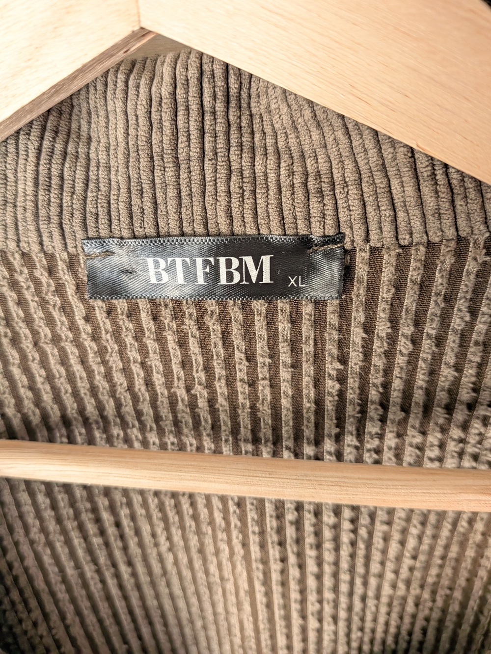 Soft ribbed Cropped Jacket in Taupe - Picture 3 of 8